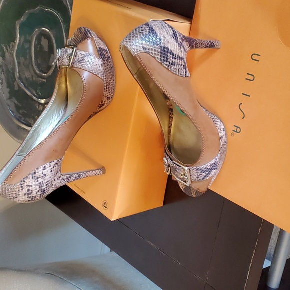 GUC Guess Shoes heel - Picture 4 of 7